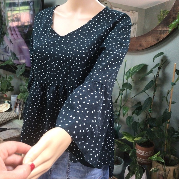 Green long sleeve top - Picture 13 of 13